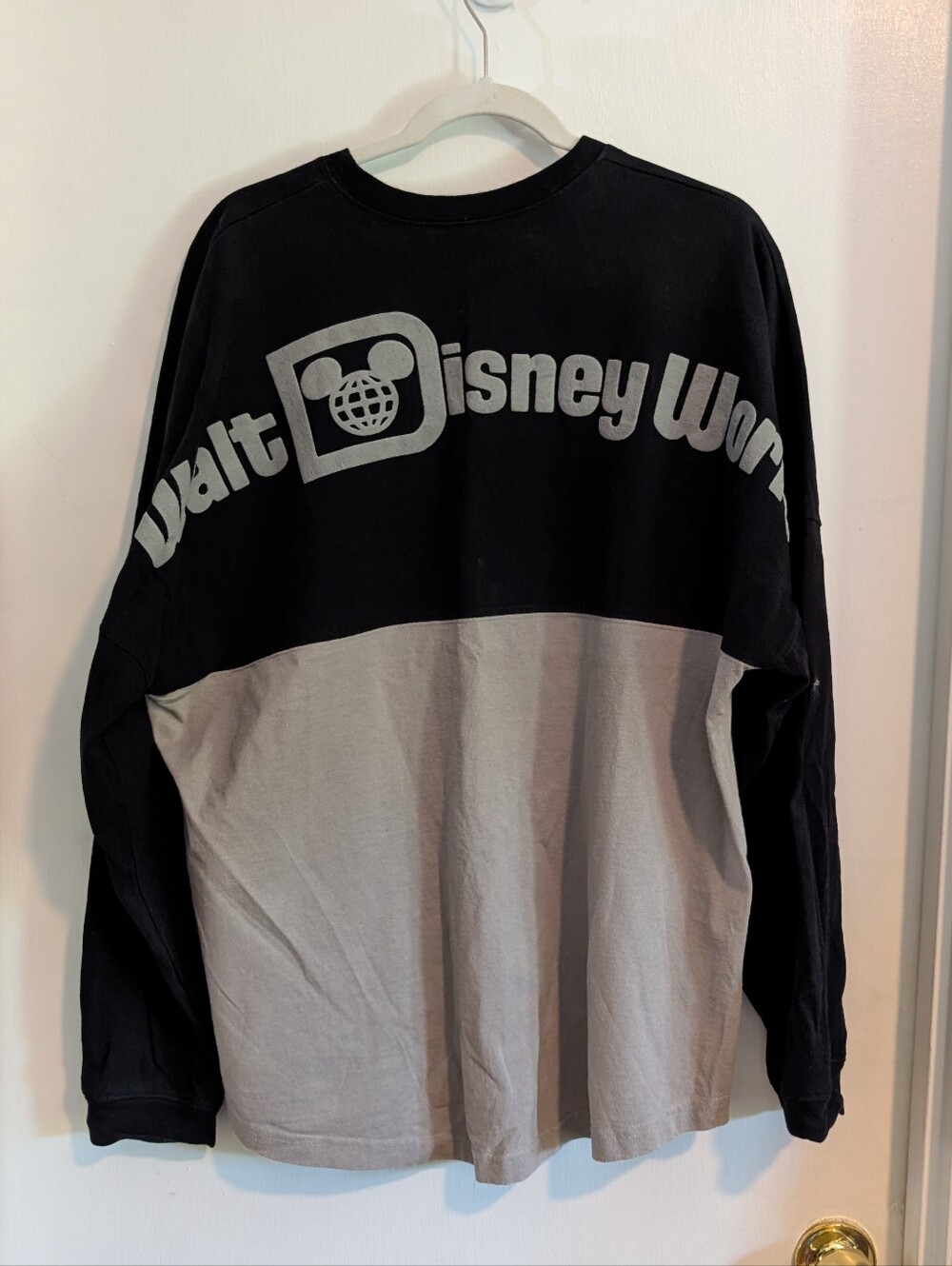 🏰 Disney World Spirit Jersey Size Large Grey And Black